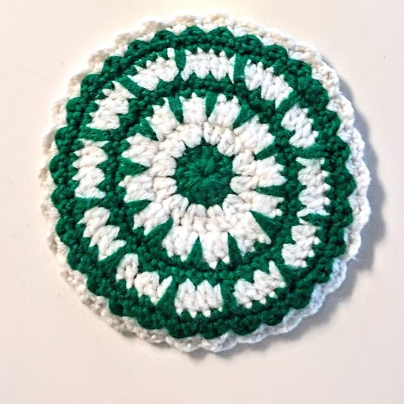VTG Set of 2 Crochet Pot Holder- Trivet 7” Green & White ~ Double Thickness EVC! - Picture 2 of 5